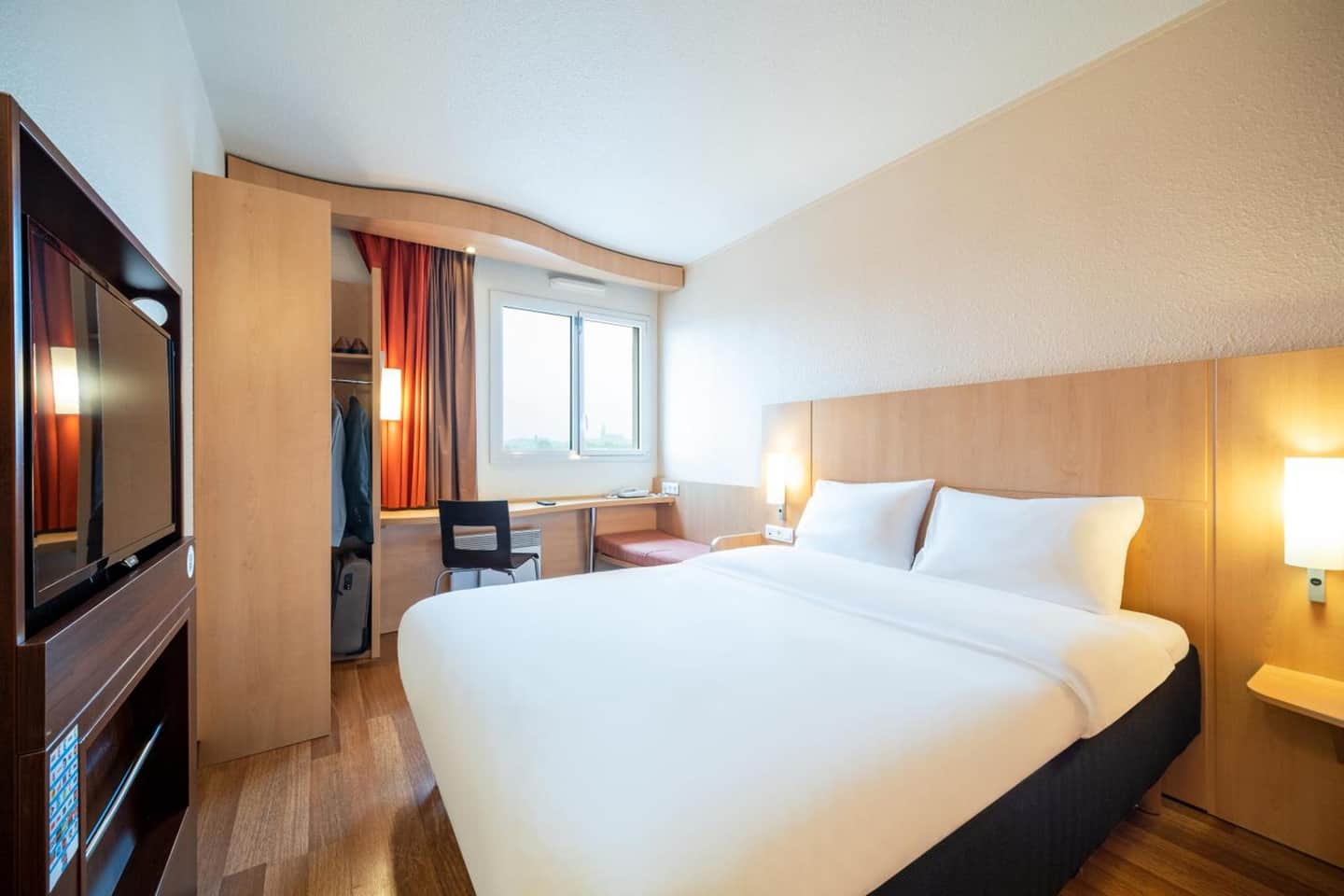 B&B HOTEL Amiens Centre Cathédrale