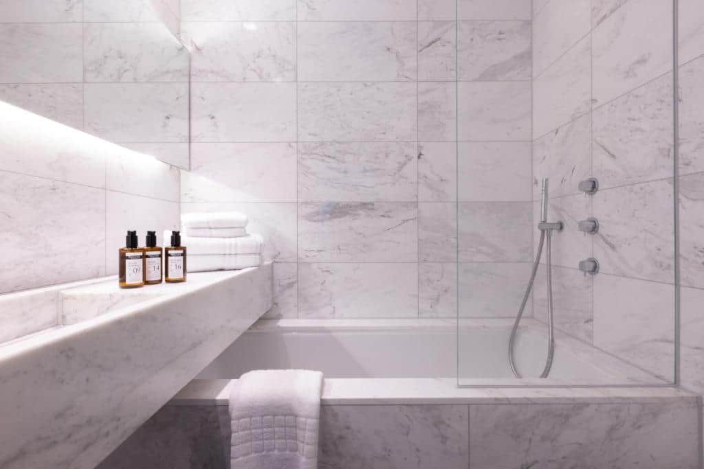 La Suite West