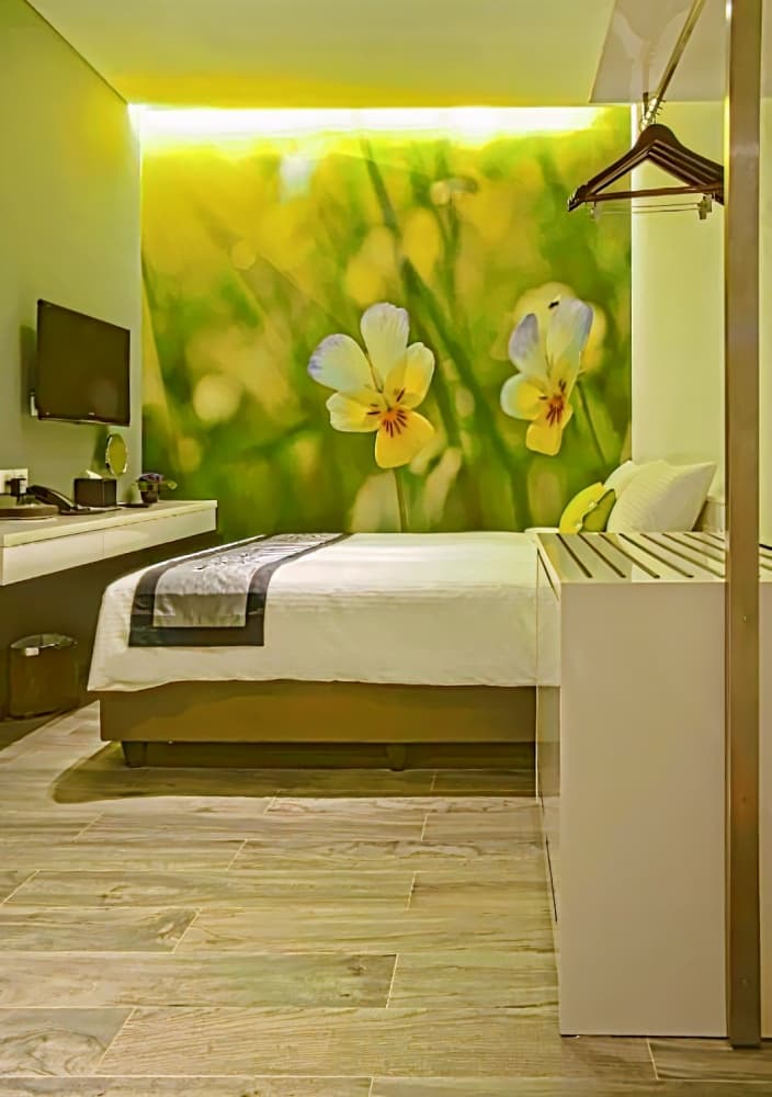 J8 Hotel