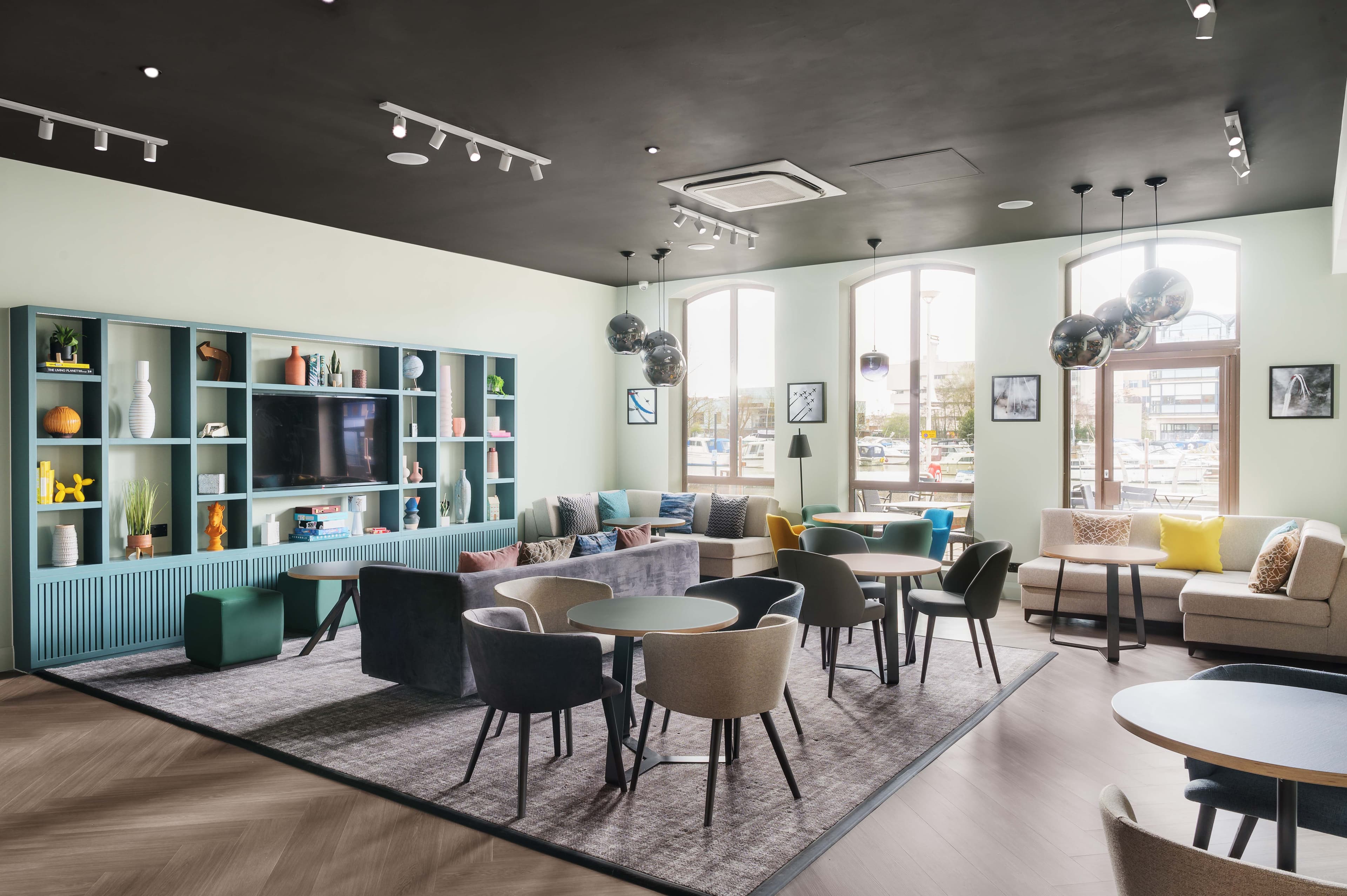 Holiday Inn Lincoln, an IHG Hotel