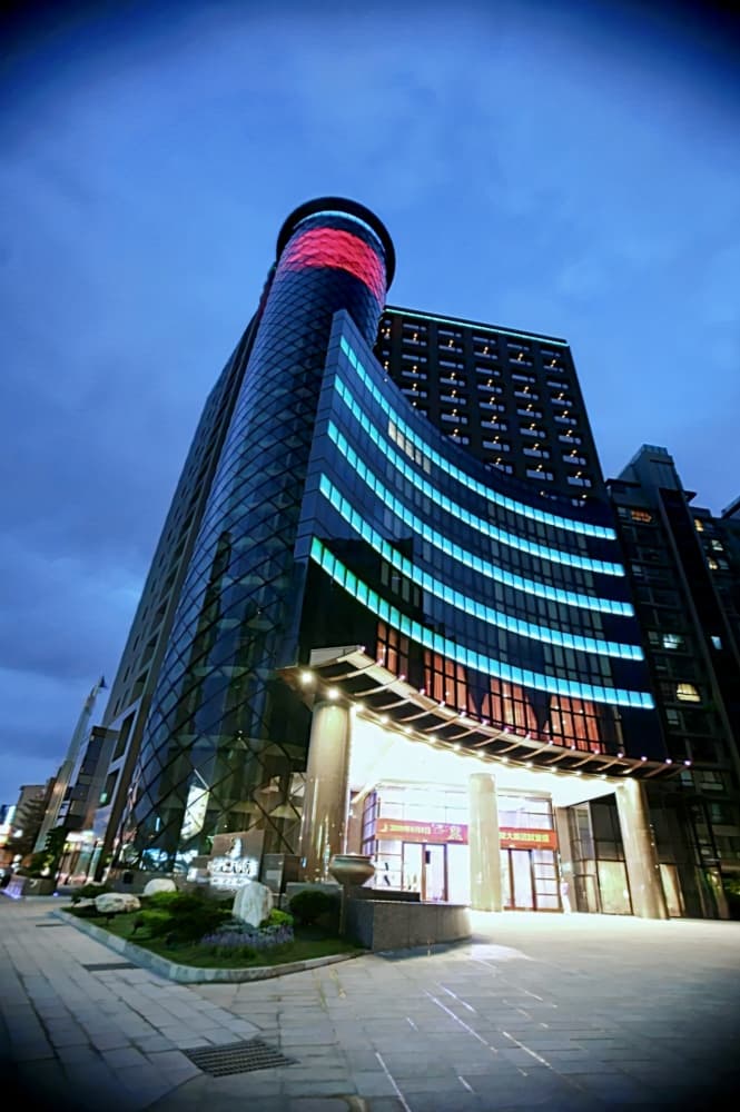尊爵天際大飯店 Monarch Skyline Hotel