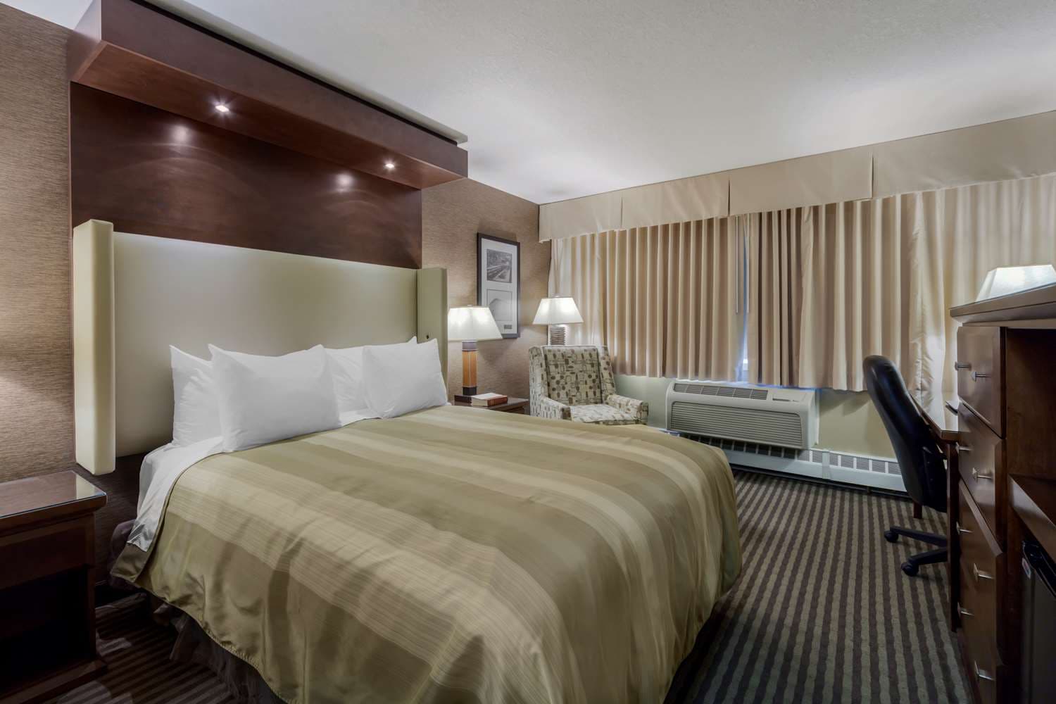 Best Western Premier Denham Inn & Suites