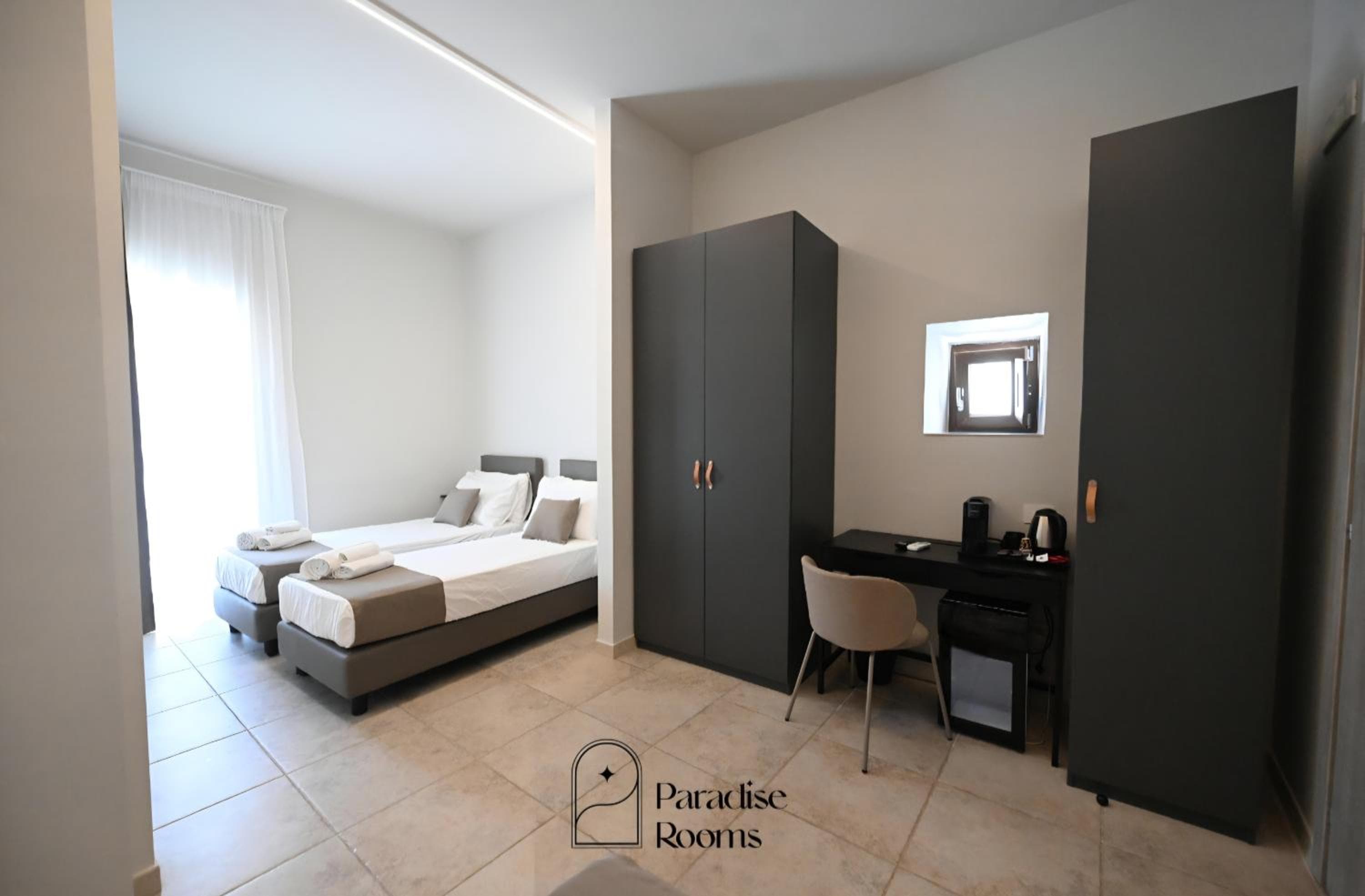 Hotel Paradise Rooms