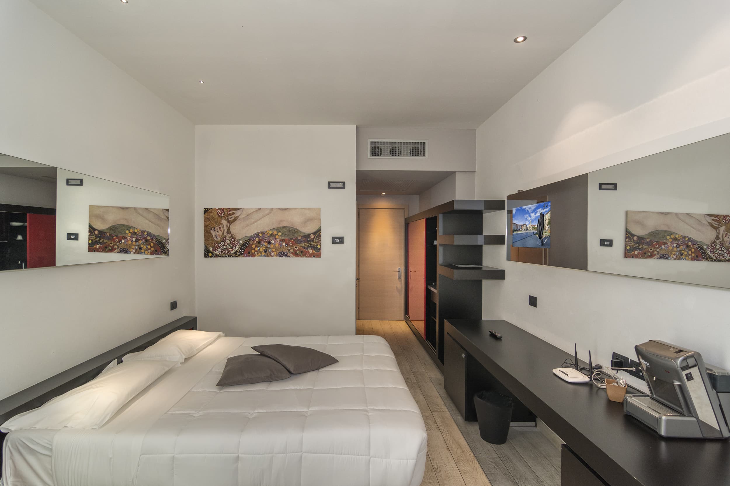 Blue Shades ApartHotel