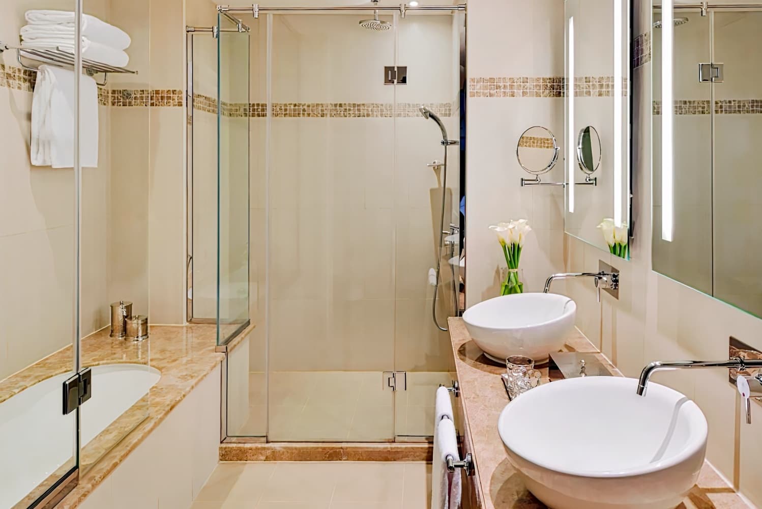 AVANI Deira Dubai Hotel