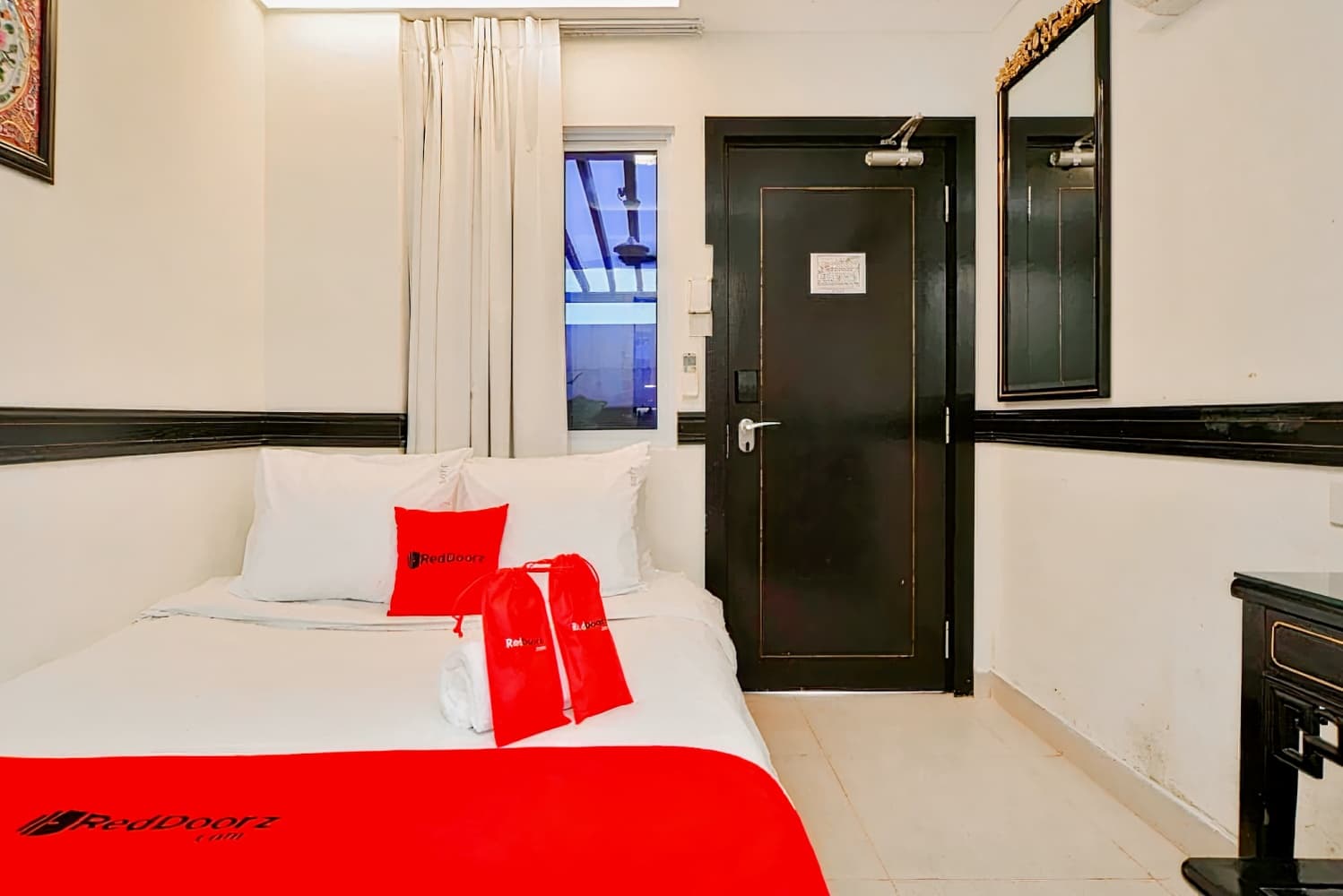 RedDoorz near Marine Parade Central