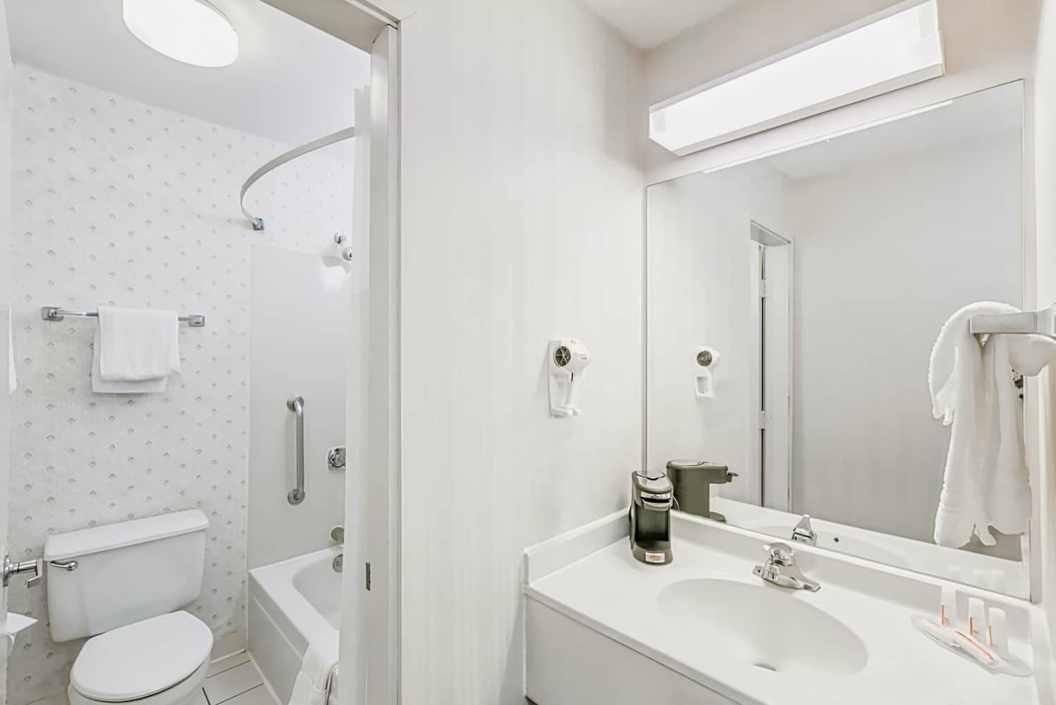 Days Inn by Wyndham Des Moines-West Clive