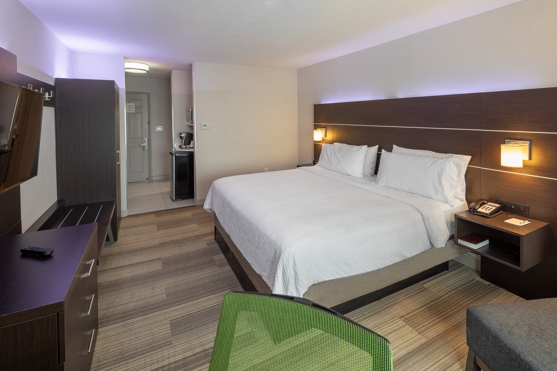 Holiday Inn Express & Suites Chicago West - St Charles