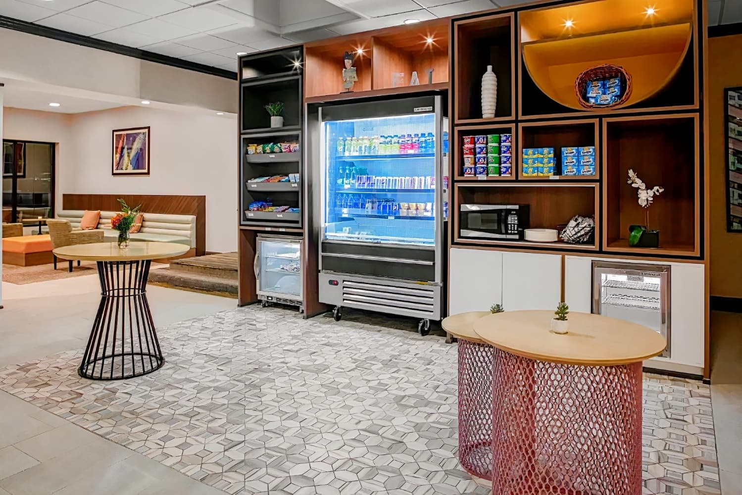 Holiday Inn & Suites Boston Peabody