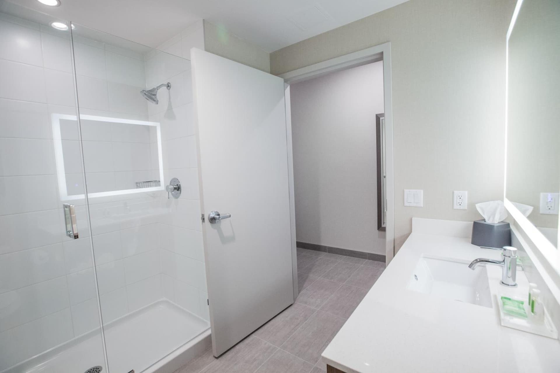 Holiday Inn Hotel & Suites Calgary South - Conference Ctr