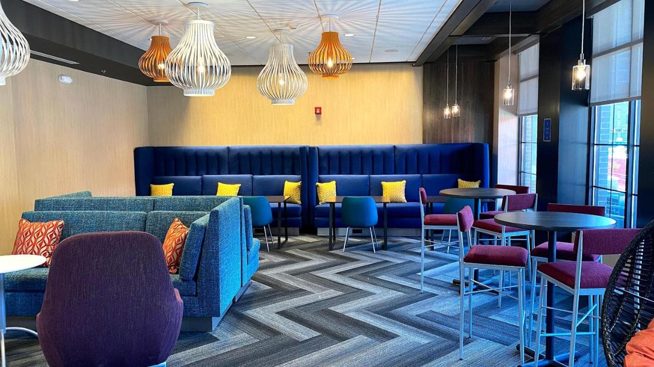 Tru by Hilton - Baltimore Harbor East