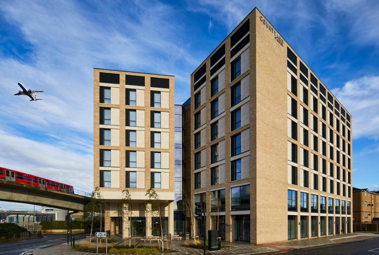 Courtyard by Marriott London City Airport