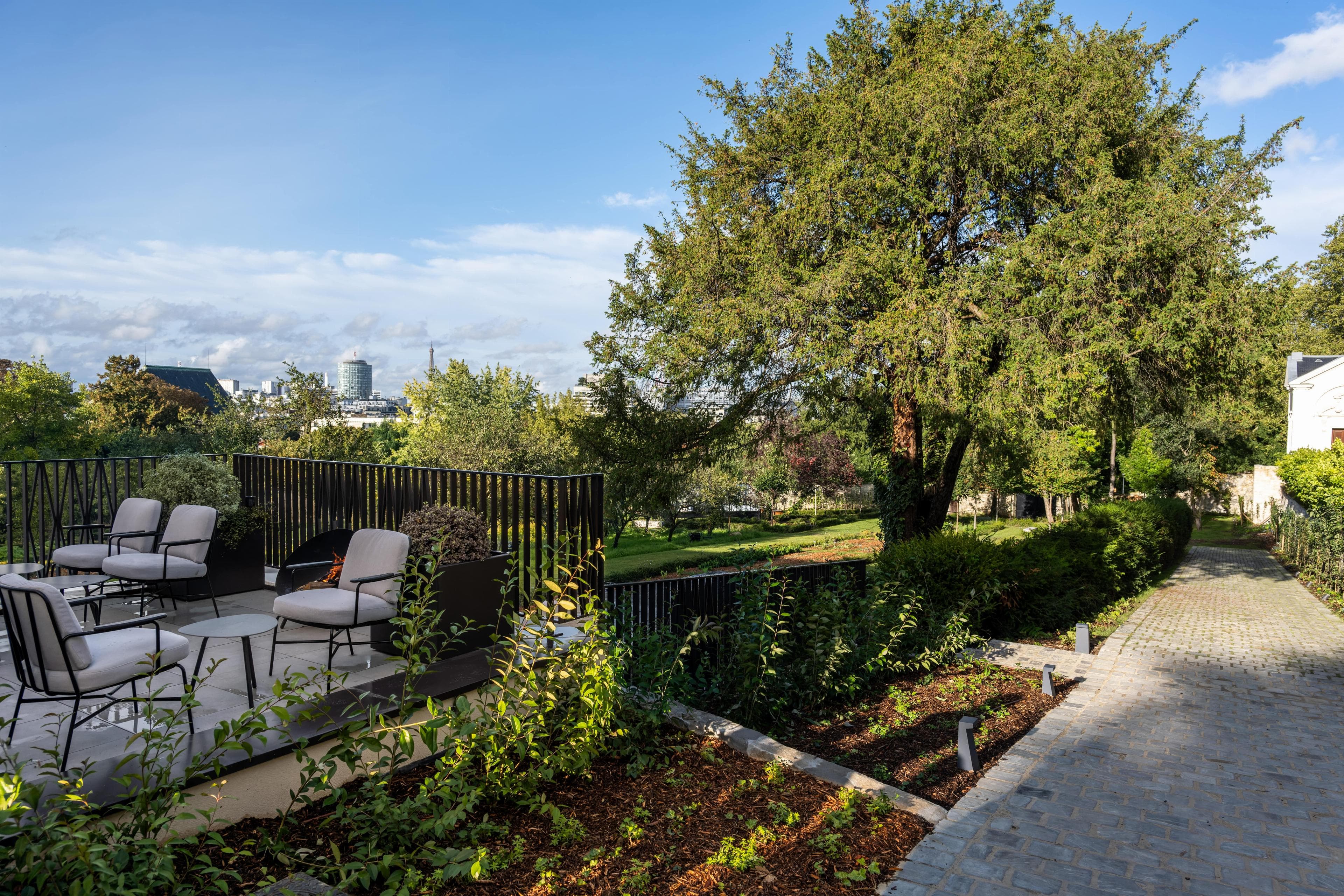 Domaine Reine Margot Paris Issy MGallery Collection