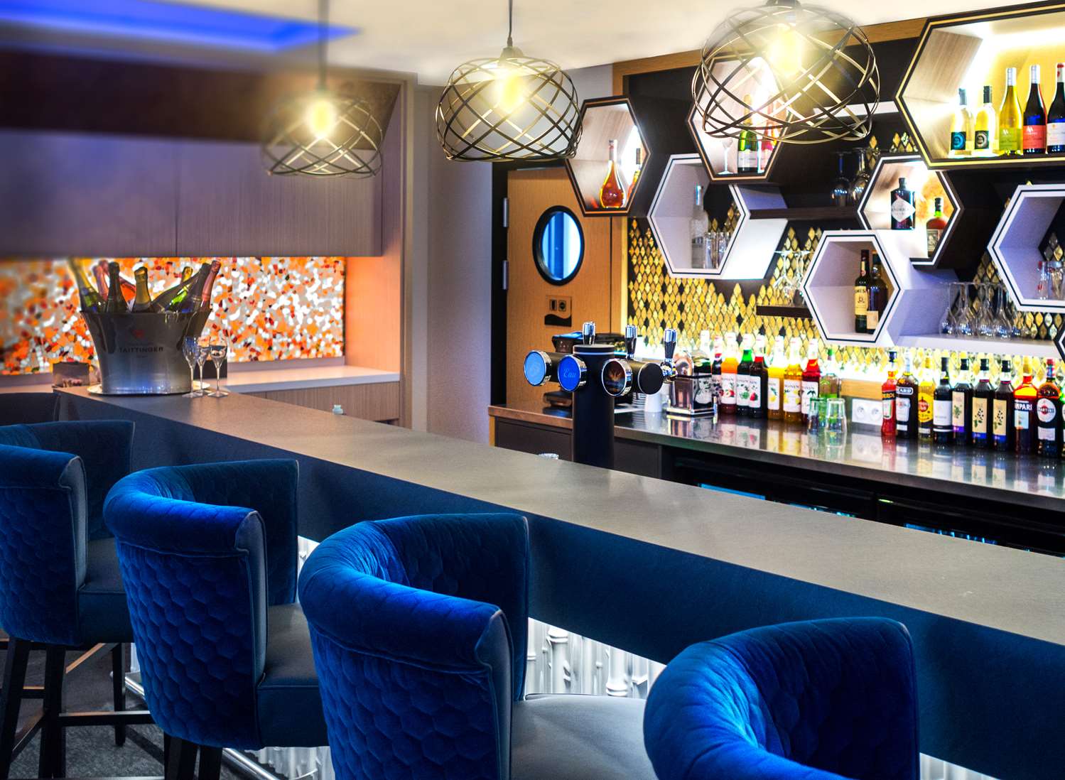Kyriad Prestige Amiens Poulainville - Hotel and Spa