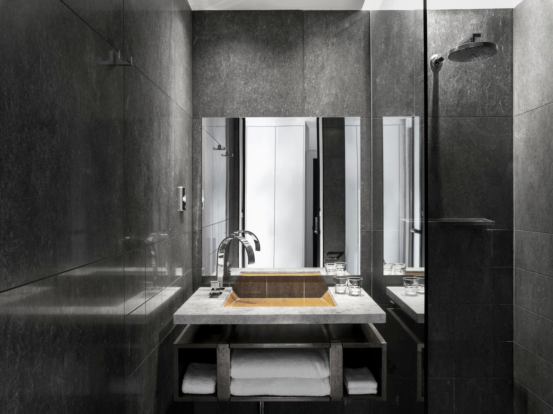Peppers Gallery Hotel Canberra