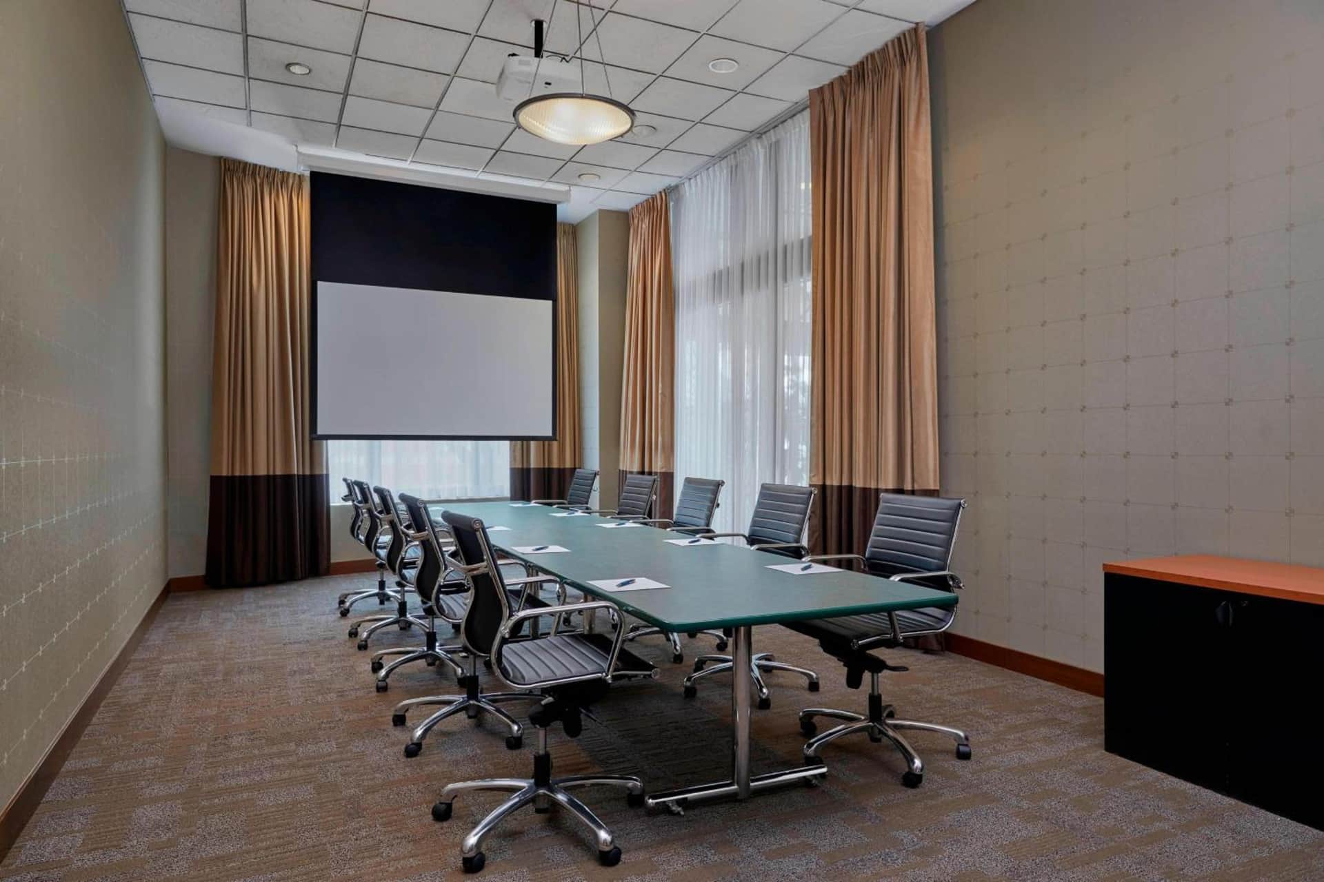 Grand Park Hotel Vancouver Airport, Ascend Hotel Collection