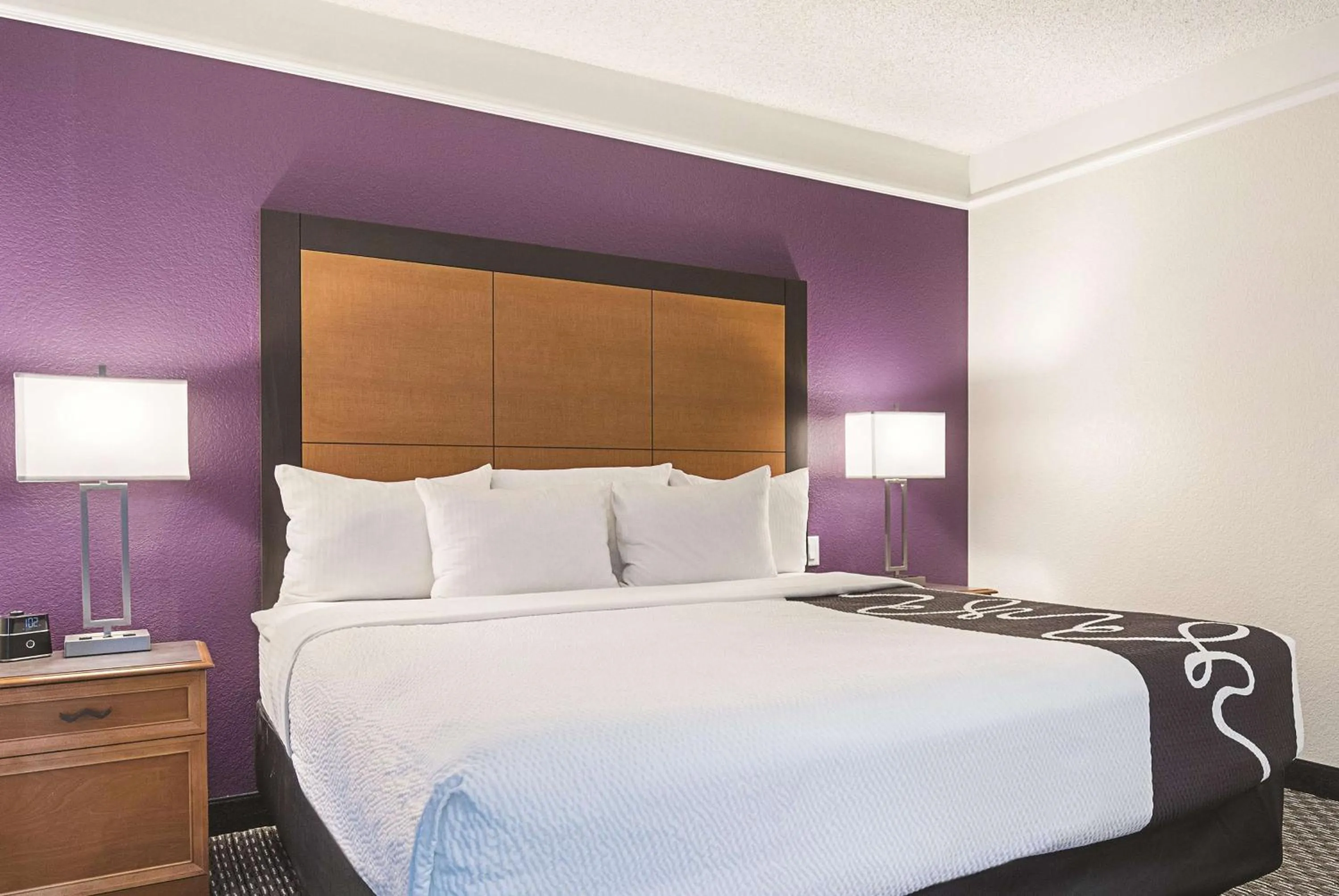 La Quinta Inn & Suites by Wyndham Ontario Airport