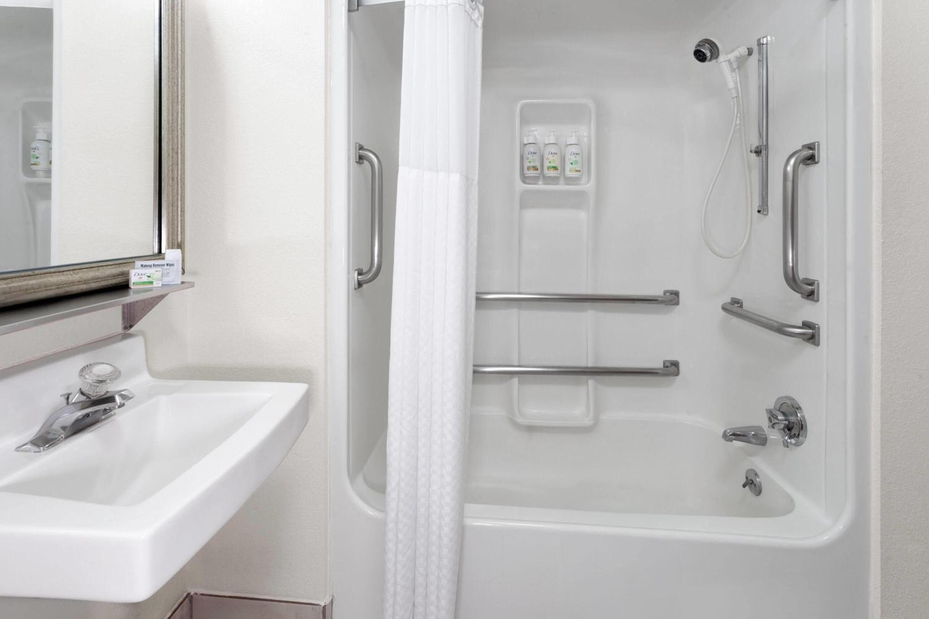 Baymont by Wyndham Green Bay