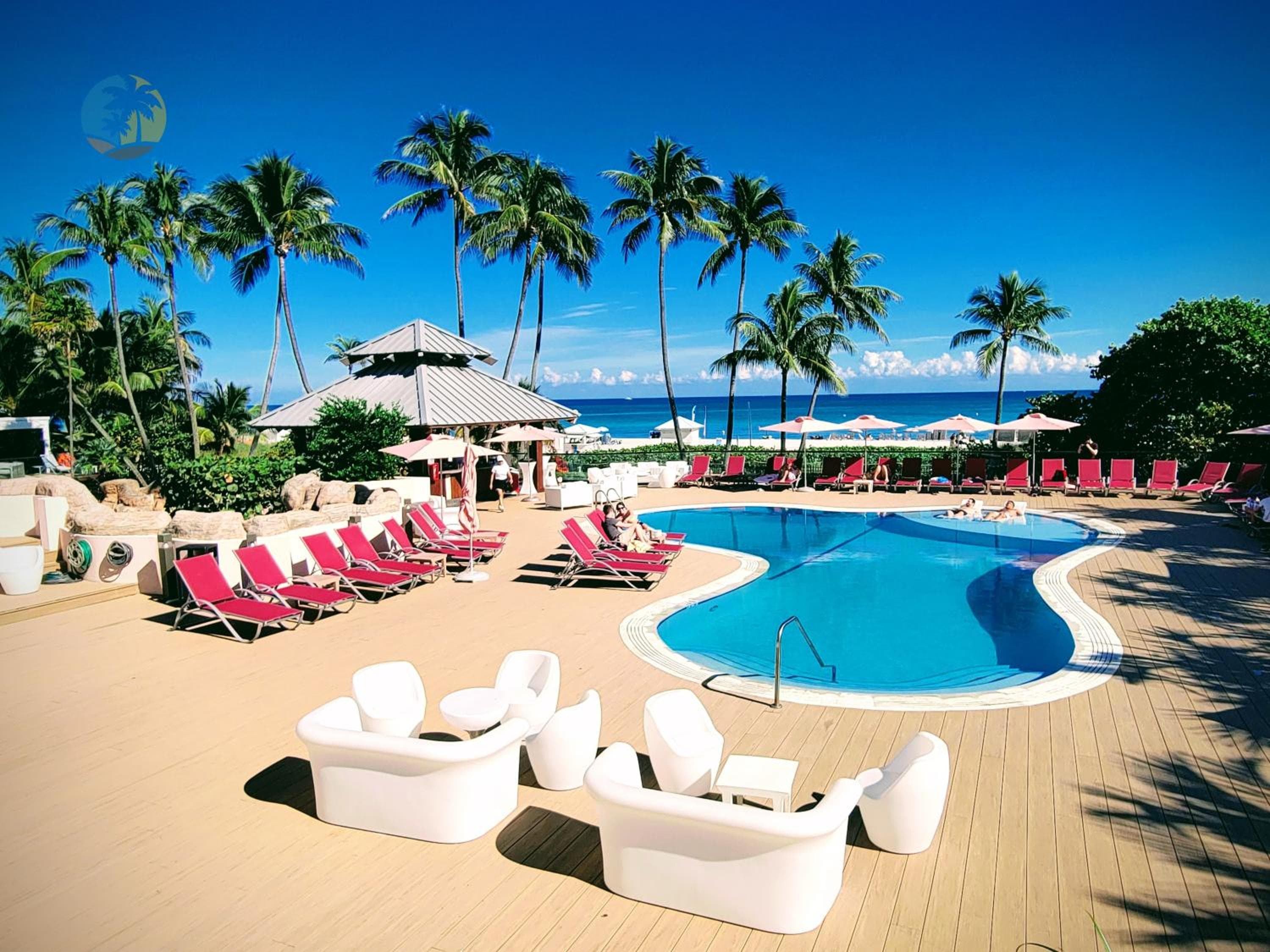 Deluxe Beach Resort - Hora Rental