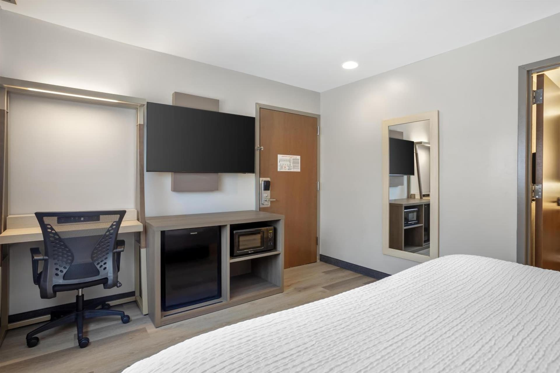 Best Western Roslyn-Long Island Hotel