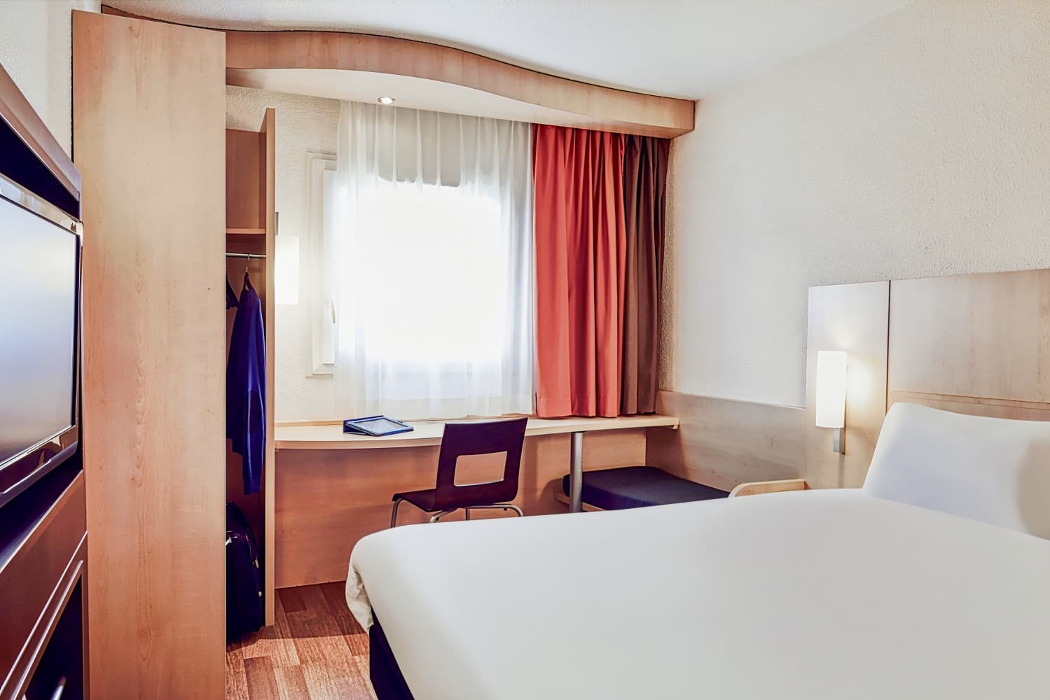 ibis Saint Quentin Basilique