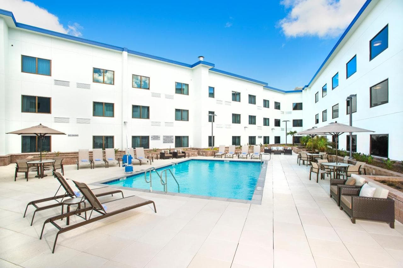 Courtyard by Marriott Redwood City